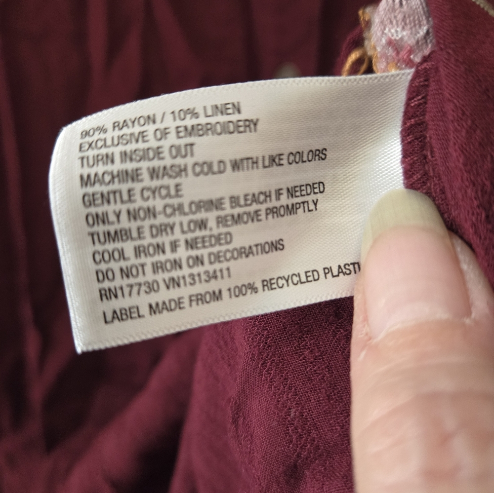 Women's Knox Rose Burgundy Embroidered Floral Button-Up Shirt Size M - Picture 13 of 16